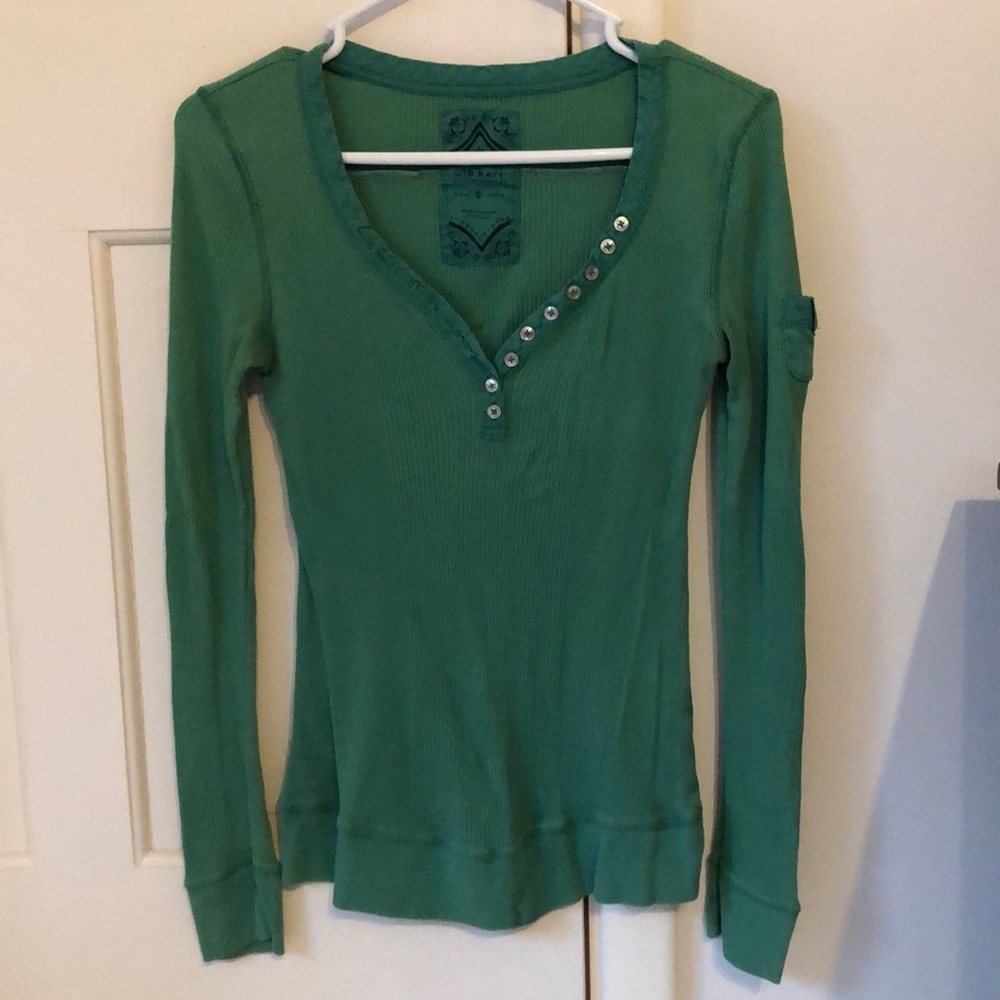 Green ribbed shirt